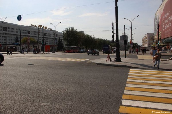 В Перми на ремонтируемом участке Комсомольского проспекта нанесена новая разметка В Перми на ремонтируемом участке Комсомольского проспекта нанесена новая разметка