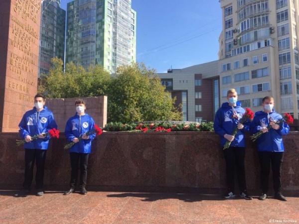 В Перми почтили память героев Курской битвы В Перми почтили память героев Курской битвы