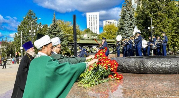 В Перми возложили «Цветы памяти» в честь окончания Второй мировой войны