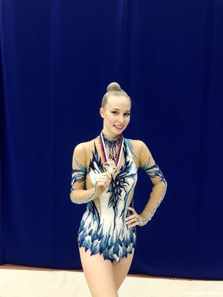 Пермские спортменки стали победителями регионального чемпионата и первенства по художественной гимнастике Пермские спортменки стали победителями регионального чемпионата и первенства по художественной гимнастике