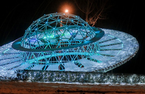 Новогодние маршруты украсили свето-иллюминационными элементами