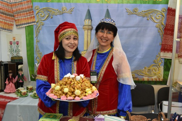 В Перми открылся форум «Мусульманский мир 2021», объединивший представителей свыше 20 территорий Прикамья В Перми открылся форум «Мусульманский мир 2021», объединивший представителей свыше 20 территорий Прикамья