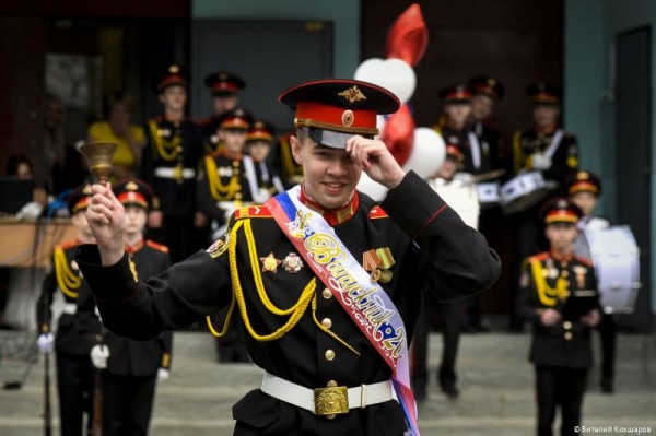 Алексей Дёмкин поздравил выпускников Пермской кадетской школы №1 с последним звонком