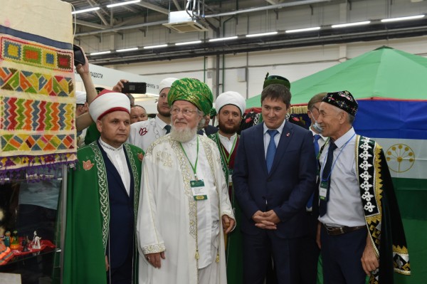 В Перми открылся форум «Мусульманский мир 2021», объединивший представителей свыше 20 территорий Прикамья В Перми открылся форум «Мусульманский мир 2021», объединивший представителей свыше 20 территорий Прикамья