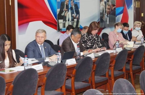 Алексей Дёмкин представил опыт международного сотрудничества Перми на площадке Госдумы РФ