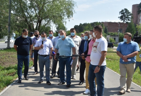 Комиссия по дорогам выявила недочеты в отремонтированной дороге на ул. Подлесной Комиссия по дорогам выявила недочеты в отремонтированной дороге на ул. Подлесной