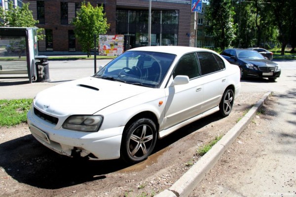 Во всех районах Перми начались рейды по контролю за парковкой на газонах