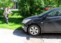 Во всех районах Перми начались рейды по контролю за парковкой на газонах