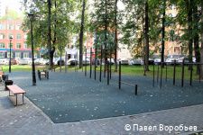 В Перми в саду Декабристов появилась спортивная и детская площадка В Перми в саду Декабристов появилась спортивная и детская площадка