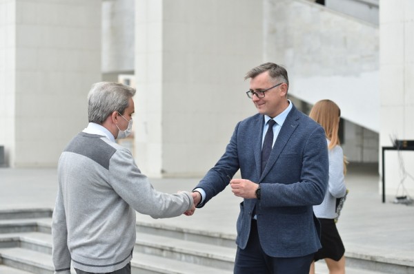 В медучреждения Прикамья переданы 36 новых автомобилей для оказания помощи пациентам отдаленных территорий В медучреждения Прикамья переданы 36 новых автомобилей для оказания помощи пациентам отдаленных территорий