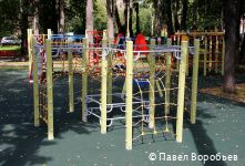 В Перми в саду Декабристов появилась спортивная и детская площадка В Перми в саду Декабристов появилась спортивная и детская площадка