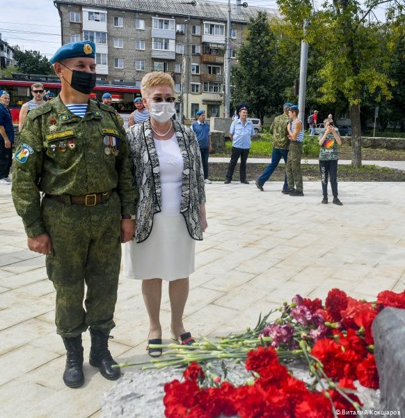 В Перми почтили память погибших десантников В Перми почтили память погибших десантников