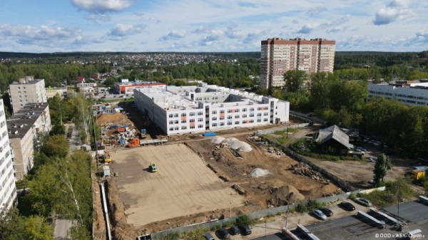 Строительство нового корпуса школы «СинТез» в Перми идет с опережением графика Строительство нового корпуса школы «СинТез» в Перми идет с опережением графика