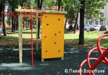 В Перми в саду Декабристов появилась спортивная и детская площадка В Перми в саду Декабристов появилась спортивная и детская площадка