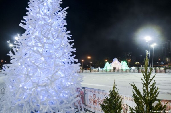 В Перми начал работу ледовый парк «Новогодье» на городской эспланаде