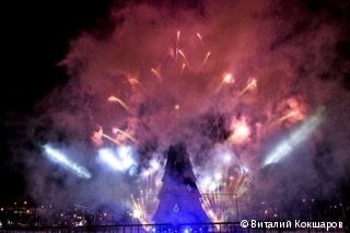 В Перми зажглись огни на главной городской ели В Перми зажглись огни на главной городской ели