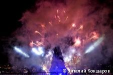 В Перми зажглись огни на главной городской ели В Перми зажглись огни на главной городской ели