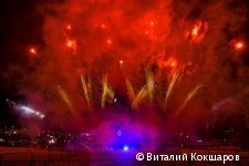 В Перми зажглись огни на главной городской ели В Перми зажглись огни на главной городской ели