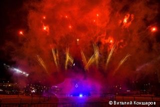 В Перми зажглись огни на главной городской ели В Перми зажглись огни на главной городской ели