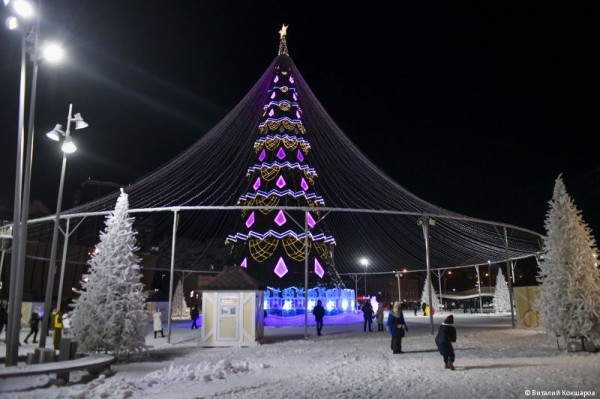 В Перми начал работу ледовый парк «Новогодье» на городской эспланаде