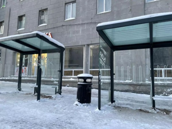 В Перми задержаны молодые люди, портившие остановки В Перми задержаны молодые люди, портившие остановки