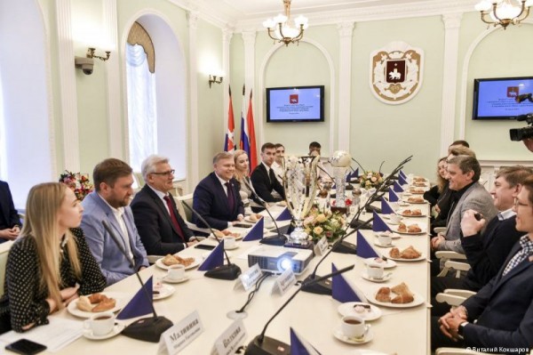 Алексей Дёмкин встретился со спортсменами ТСК «Дуэт» - чемпионами мира по танцевальному спорту