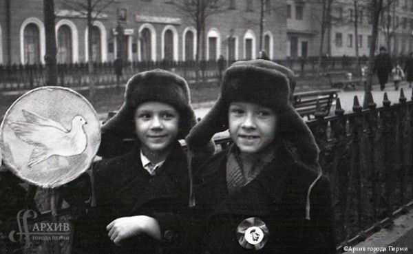 В Перми открылась уличная выставка «Пермяки в XX веке на фотографиях»