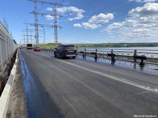 В Перми открыто движение по двум полосам на дороге через плотину Камской ГЭС В Перми открыто движение по двум полосам на дороге через плотину Камской ГЭС