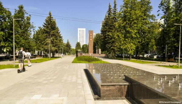 Дмитрий Махонин и Алексей Дёмкин проинспектировали ход благоустройства бульвара им. Советской Армии в Перми Дмитрий Махонин и Алексей Дёмкин проинспектировали ход благоустройства бульвара им. Советской Армии в Перми