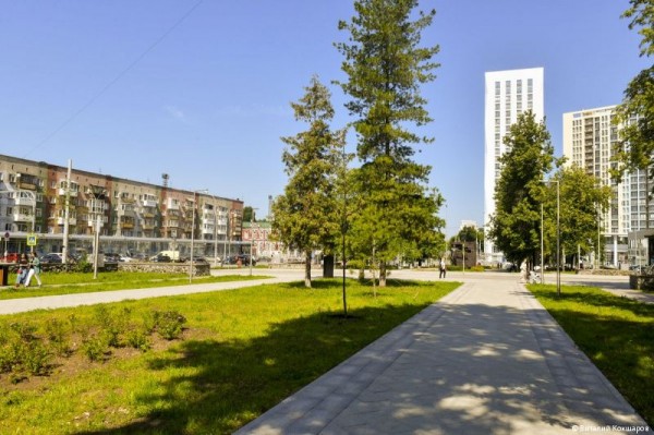 Дмитрий Махонин и Алексей Дёмкин проинспектировали ход благоустройства бульвара им. Советской Армии в Перми Дмитрий Махонин и Алексей Дёмкин проинспектировали ход благоустройства бульвара им. Советской Армии в Перми