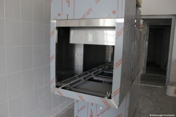 В новый корпус пермской гимназии №17 начали завозить оборудование для пищеблока
