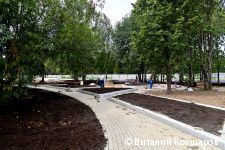 В сквере на улице Гашкова на 90% выполнено благоустройство пешеходных дорожек