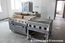 В новый корпус пермской гимназии №17 начали завозить оборудование для пищеблока
