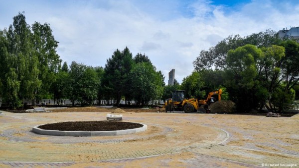 В сквере на улице Гашкова на 90% выполнено благоустройство пешеходных дорожек