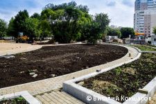 В сквере на улице Гашкова на 90% выполнено благоустройство пешеходных дорожек