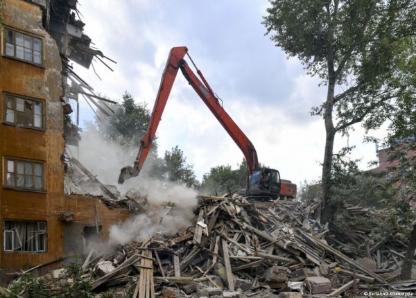 В Перми начался снос пятиэтажного четырёхподъездного дома по улице Петропавловской, 14