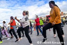 На площади перед Театром-Театром в Перми начался танцевальный марафон &laquo;Открой себя&raquo;