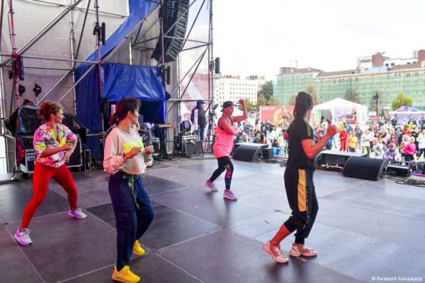 На площади перед Театром-Театром в Перми начался танцевальный марафон &laquo;Открой себя&raquo;