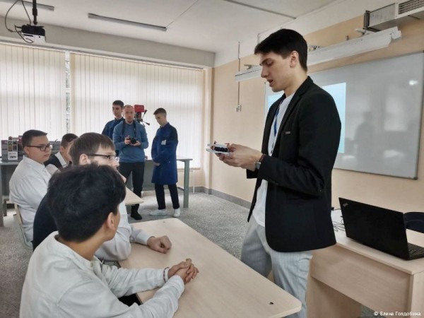 В Перми открылись инженерные классы авиастроительного профиля В Перми открылись инженерные классы авиастроительного профиля