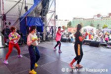 На площади перед Театром-Театром в Перми начался танцевальный марафон &laquo;Открой себя&raquo;