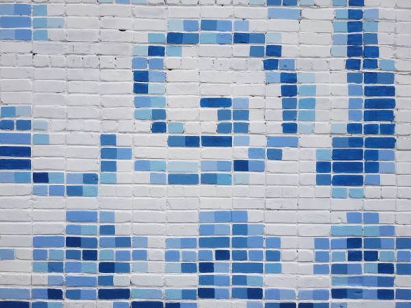 В Перми появилось новое граффити «Гжельская вышивка» В Перми появилось новое граффити «Гжельская вышивка»