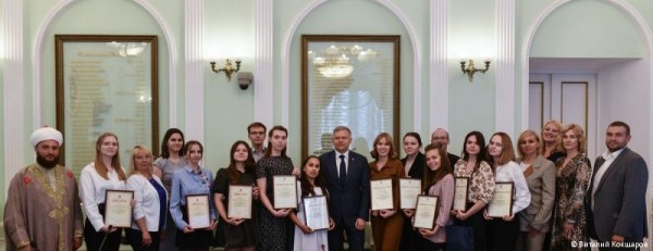 Глава Перми Алексей Дёмкин наградил студентов, представивших лучшие проекты развития города Глава Перми Алексей Дёмкин наградил студентов, представивших лучшие проекты развития города