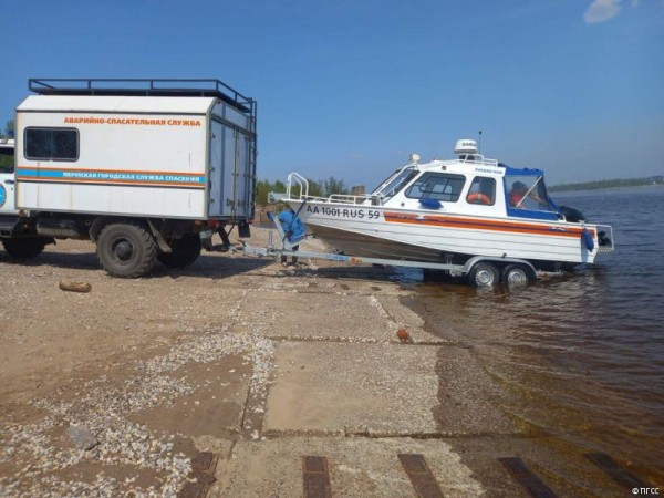 Сотрудники Пермской городской службы спасения начали патрулировать акваторию Камы на катере