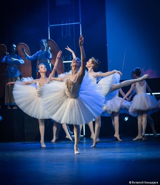 Глава Перми Алексей Дёмкин вручил регалии новым Почётным гражданам города