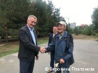 Власти Перми и теплоэнергетики встретились с Владимиром Кормщиковым, создавшим сквер в микрорайоне Парковый 