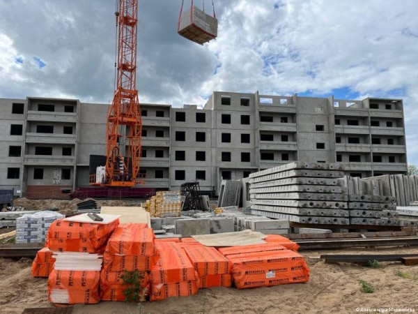 Строительство муниципального дома на Маяковского, 54 в Перми ведётся уже на уровне 5-го этажа Строительство муниципального дома на Маяковского, 54 в Перми ведётся уже на уровне 5-го этажа