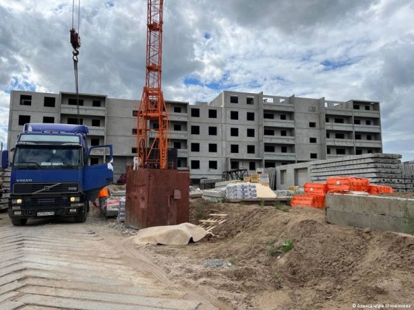 Строительство муниципального дома на Маяковского, 54 в Перми ведётся уже на уровне 5-го этажа Строительство муниципального дома на Маяковского, 54 в Перми ведётся уже на уровне 5-го этажа