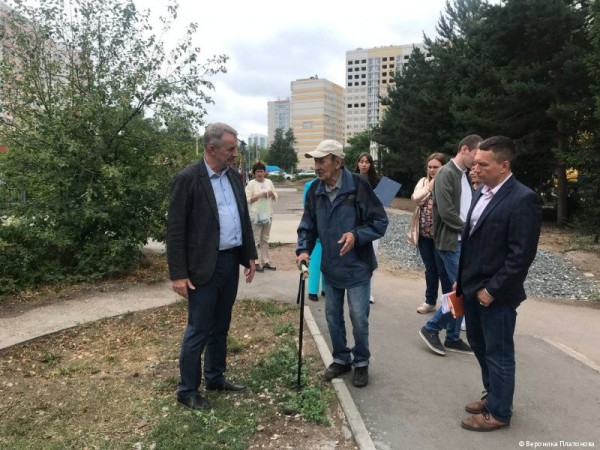 Власти Перми и теплоэнергетики встретились с Владимиром Кормщиковым, создавшим сквер в микрорайоне Парковый 