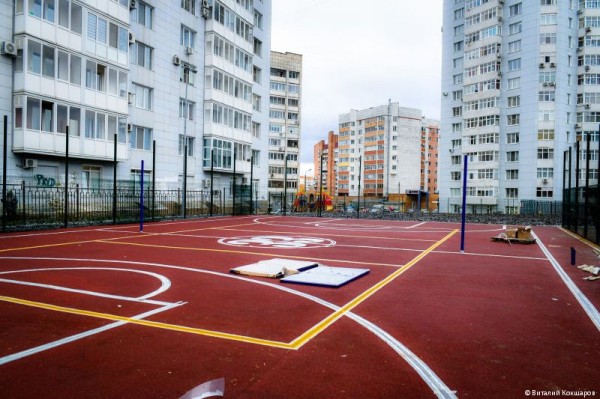 В Перми завершено строительство стадиона и универсальной площадки возле нового корпуса гимназии №33