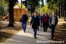 Эдуард Соснин проинспектировал ход благоустройства Черняевского леса в рамках проекта «Зелёное кольцо»